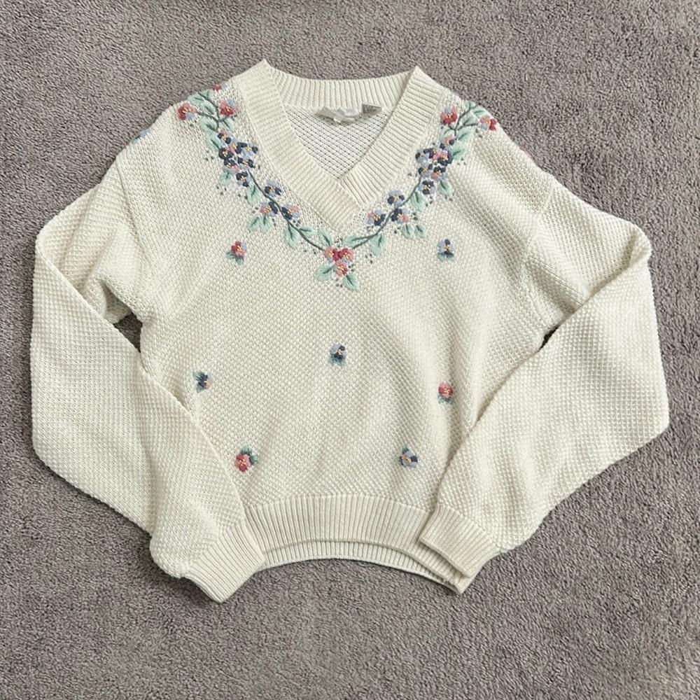 Flower embroidered sweater Russ